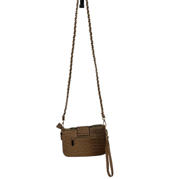 Unbranded Crossbody Gold Chain Purse with Pockets + Zippers - Great Condition - Picture 9 of 9